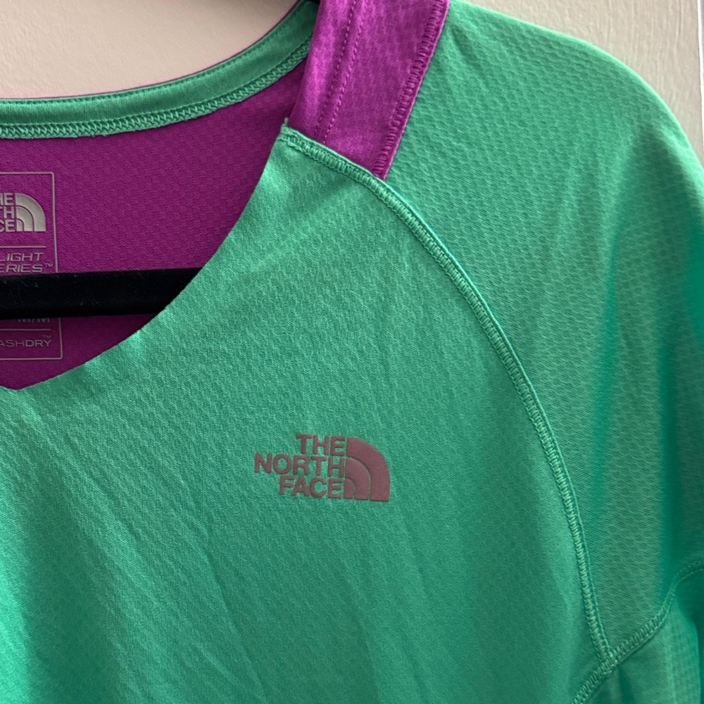 The North Face - Women's Green and Purple Flight Series Short Sleeve Tee -Size M - Picture 5 of 9